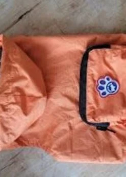 CANADA POOCH PACIFIC PONCHO ORANGE 18